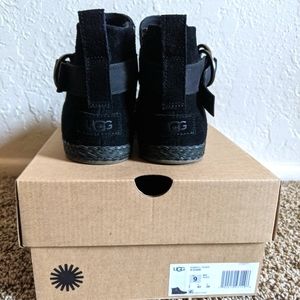 UGG Sloane Ankle boots Suede (SOLD)